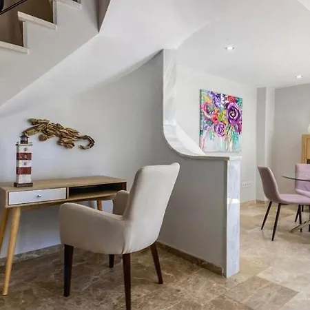 Moderno Apartamento, Inmejorable Ubicación *